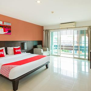 OYO 241 Ratana Hotel Sakdidet